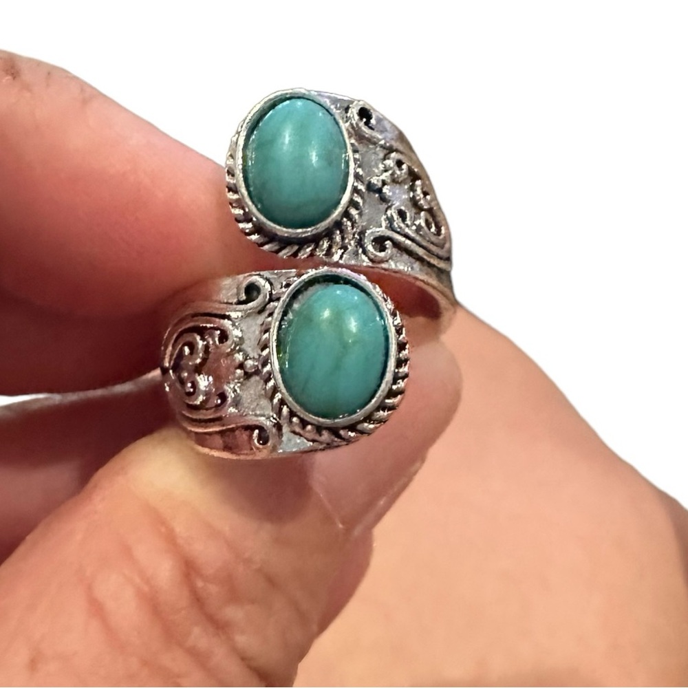 Silver Plated Twist Embossed Ring with Turquoise Accents